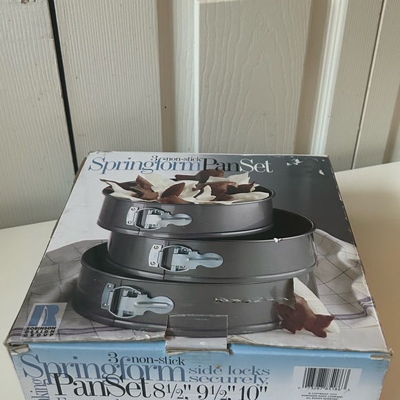 Robinson Design Group 3 non-stick springform pan set 8.5", 9.5" and 10" pan New - Picture 4 of 4